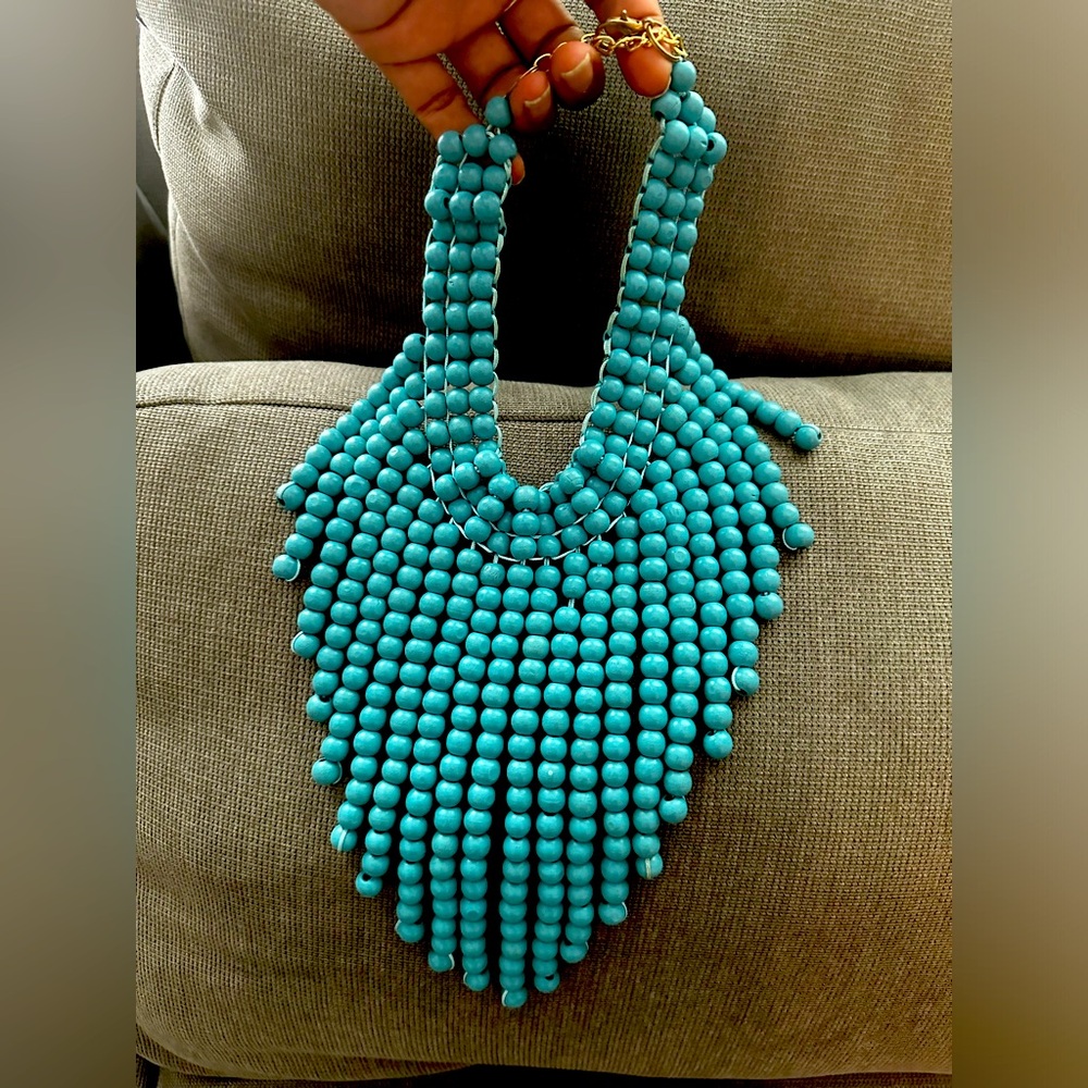 Blue beaded necklace!!! Comes in blue or yellow!!!